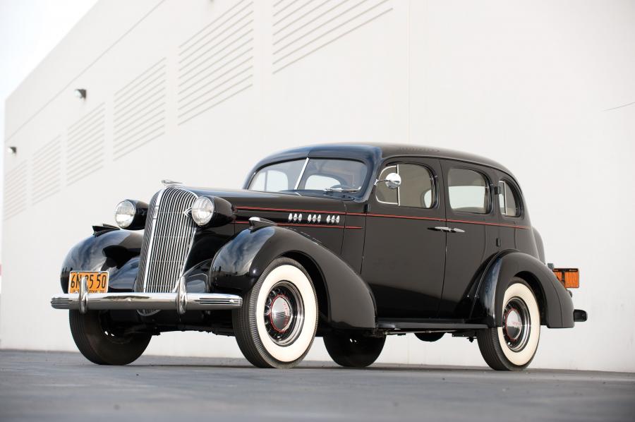  Oldsmobile Six F-36 Touring Sedan 1936 года  (фото 1 из 5)